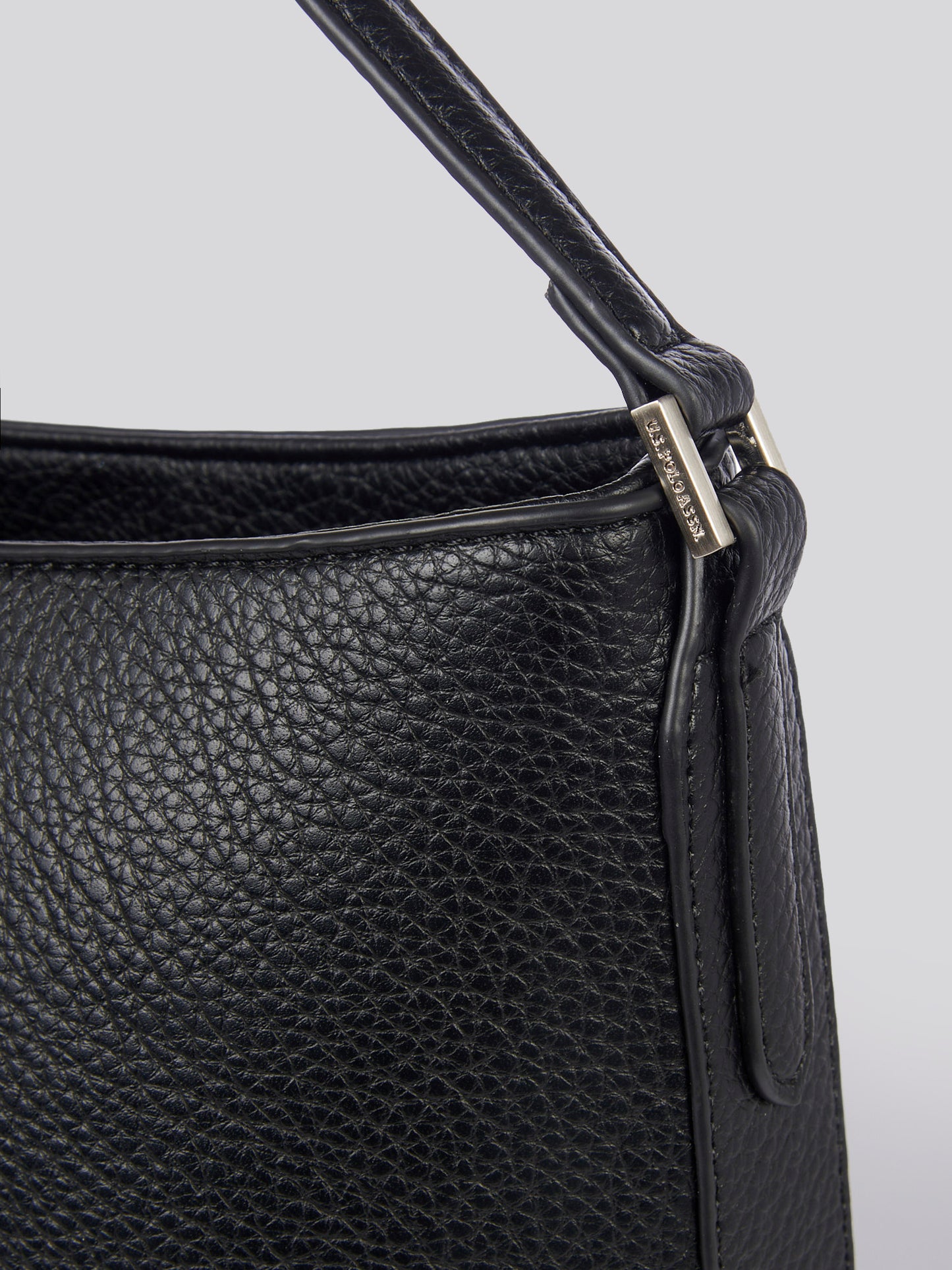 U.S. Polo Assn. Womens Breezy Hobo Bag in Black