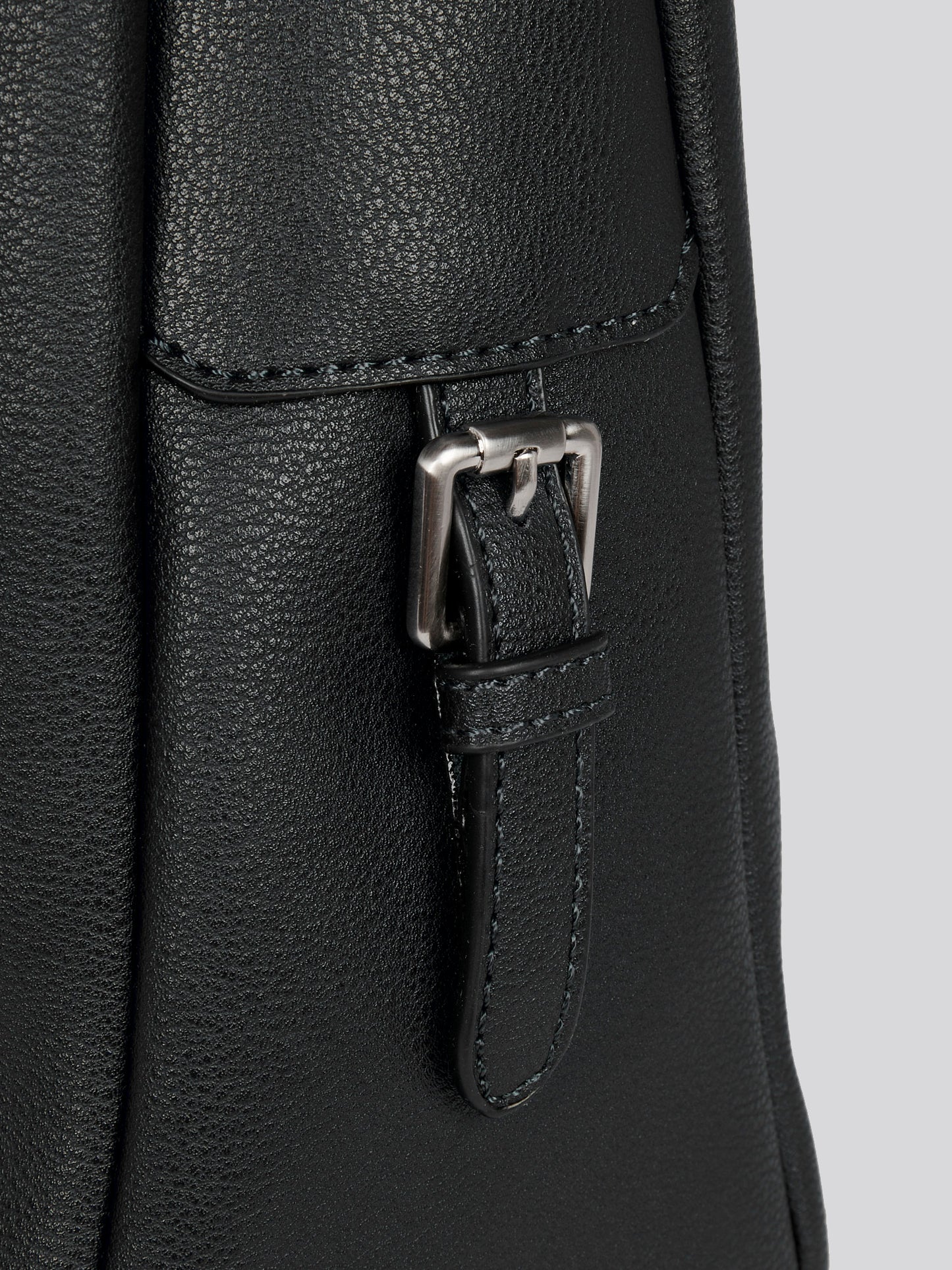 U.S. Polo Assn. Womens Retro Hobo Bag in Black