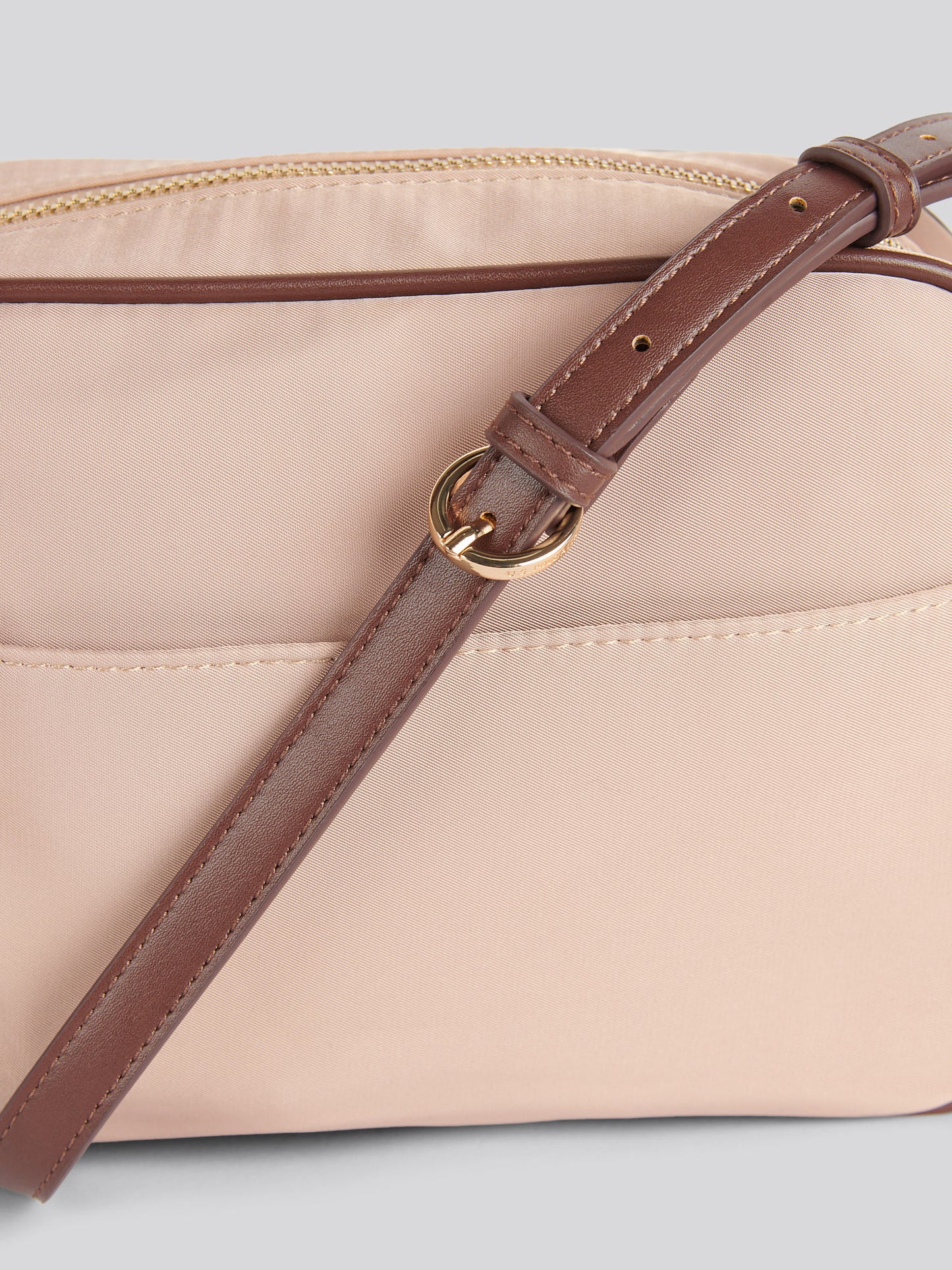 U.S. Polo Assn. Womens Houston Crossbody Pocket Bag Warm Taupe