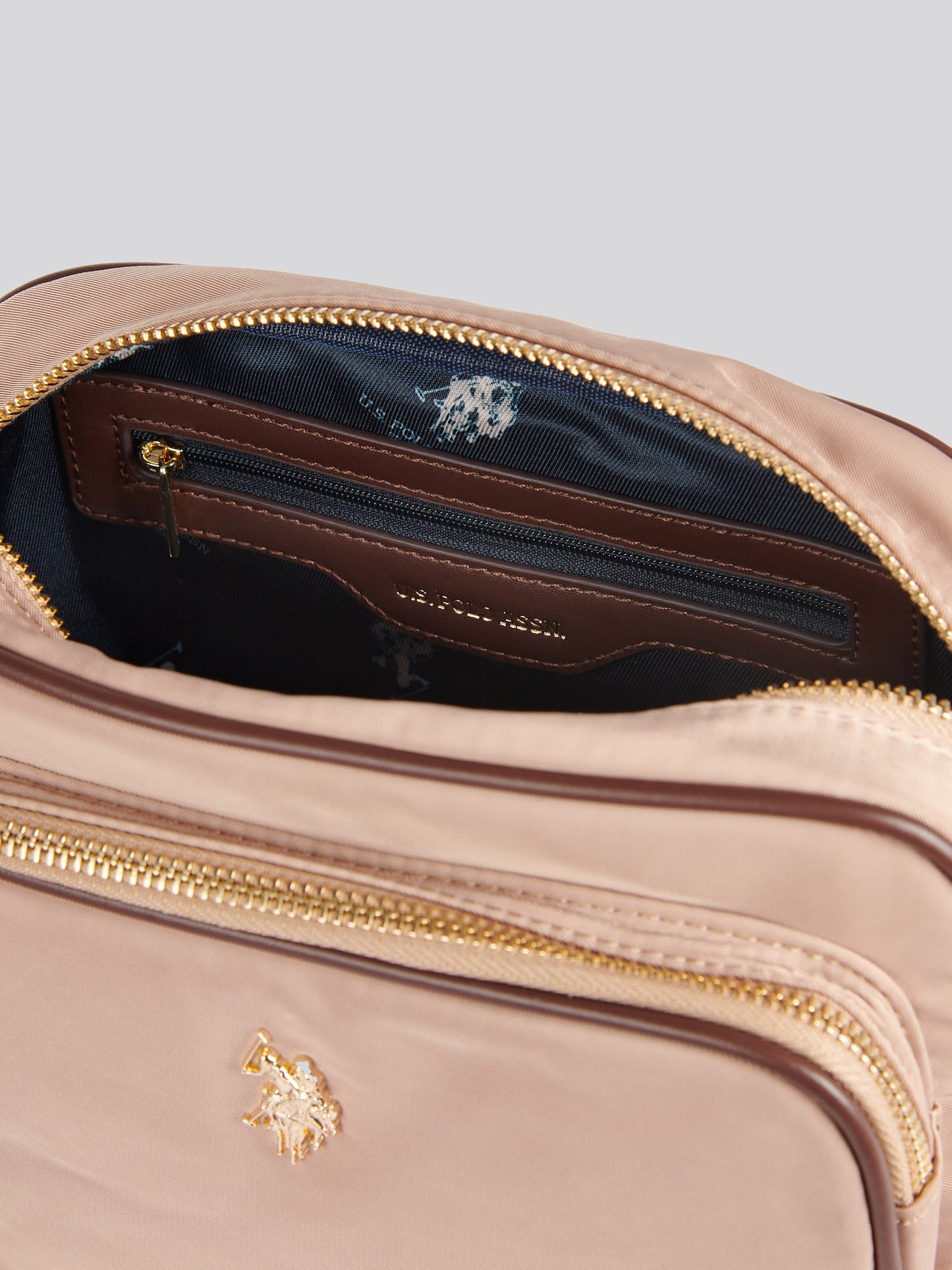 U.S. Polo Assn. Womens Houston Crossbody Pocket Bag Warm Taupe