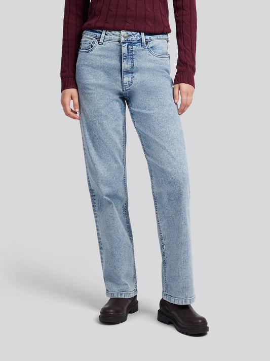 Womens Straight Fit Jean in Stone Wash WUP