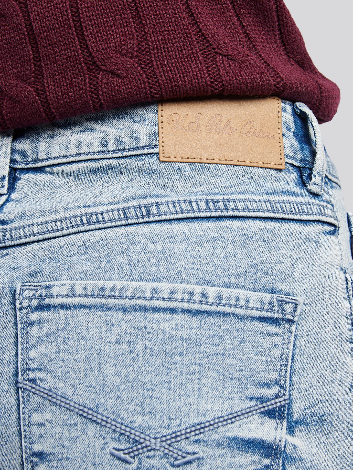 Womens Straight Fit Jean in Stone Wash WUP