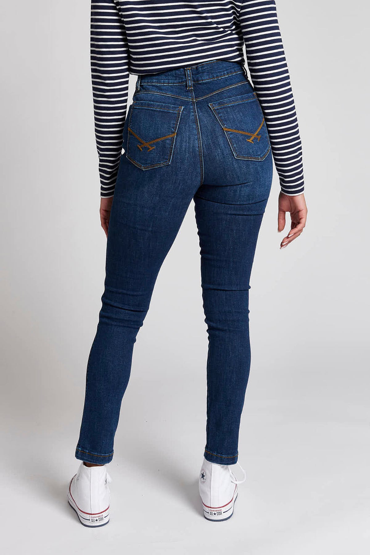 Womens Skinny Fit Denim Jeans in Vintage Wash