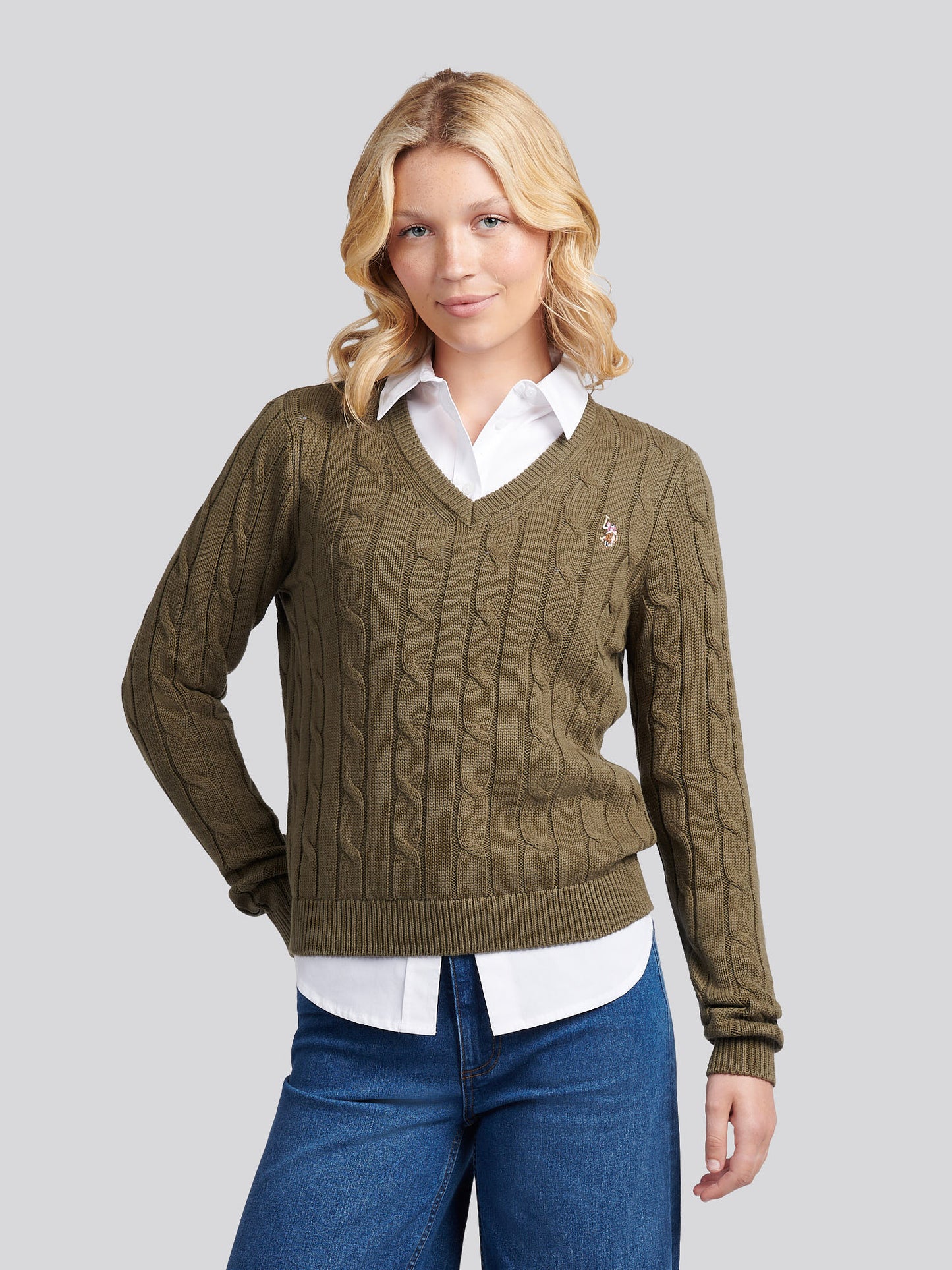 Womens V-Neck Cable Jumper in Kalamata Green