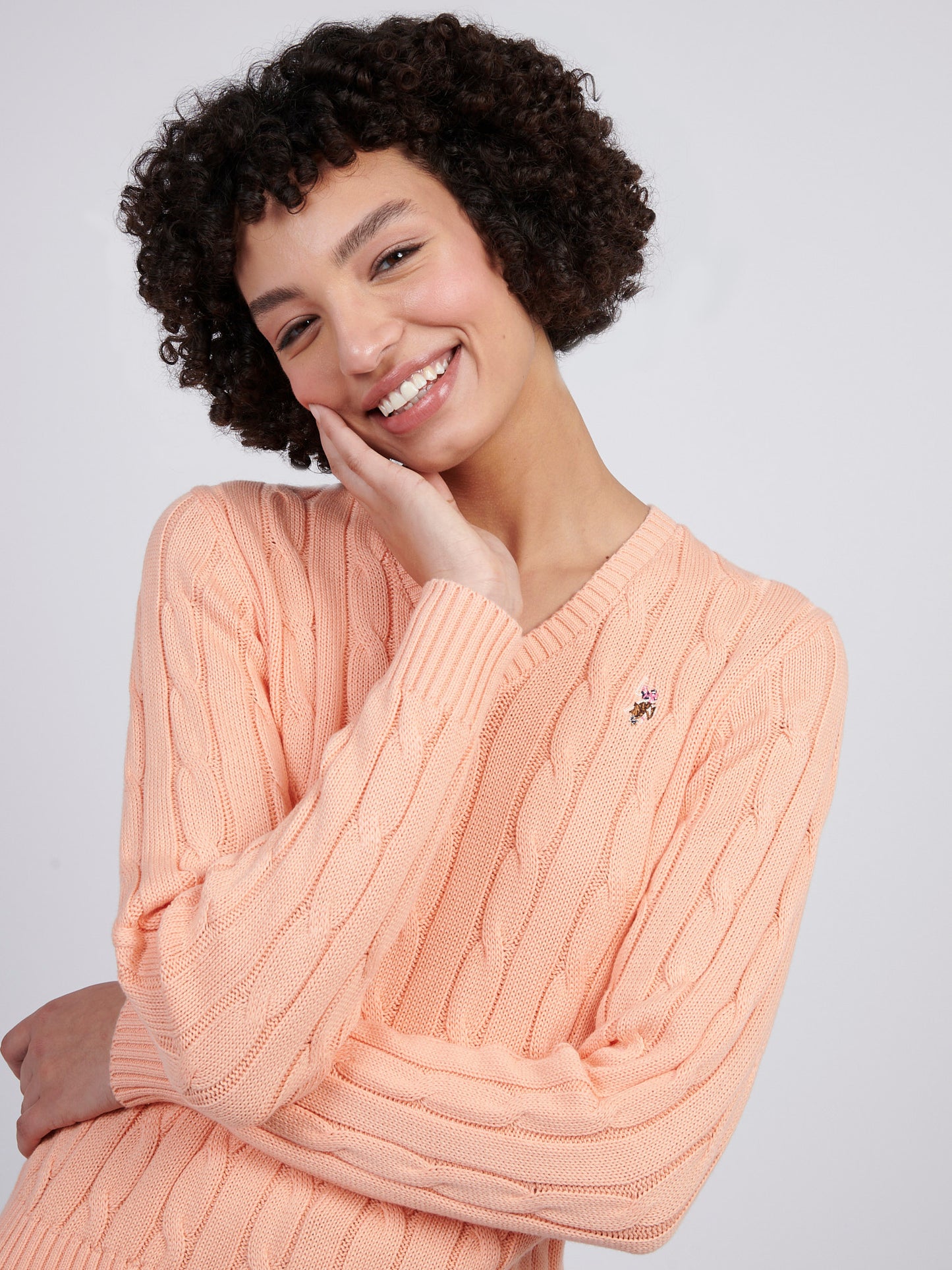 Womens V-Neck Cable Jumper in Peach Nectar