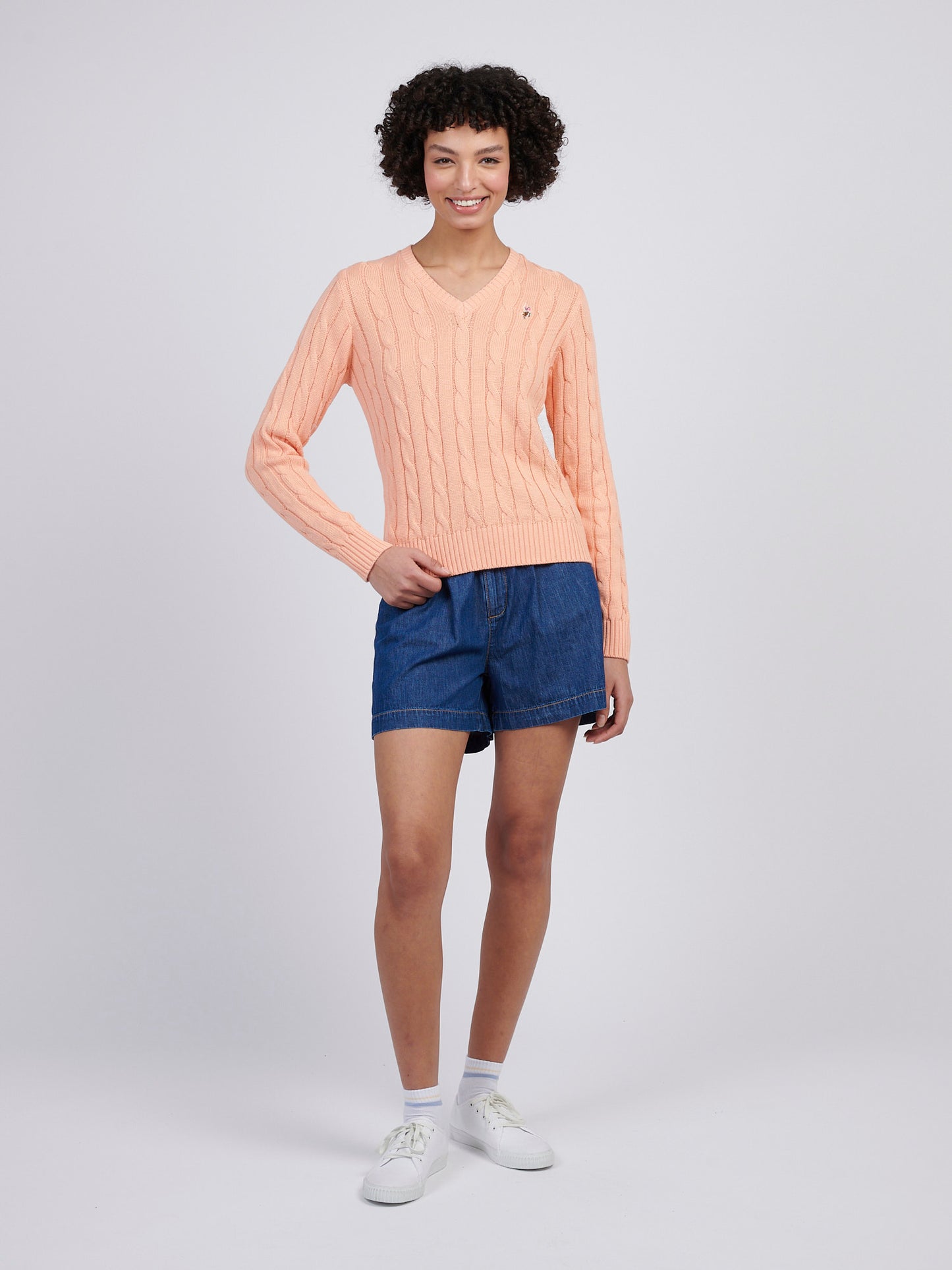 Womens V-Neck Cable Jumper in Peach Nectar