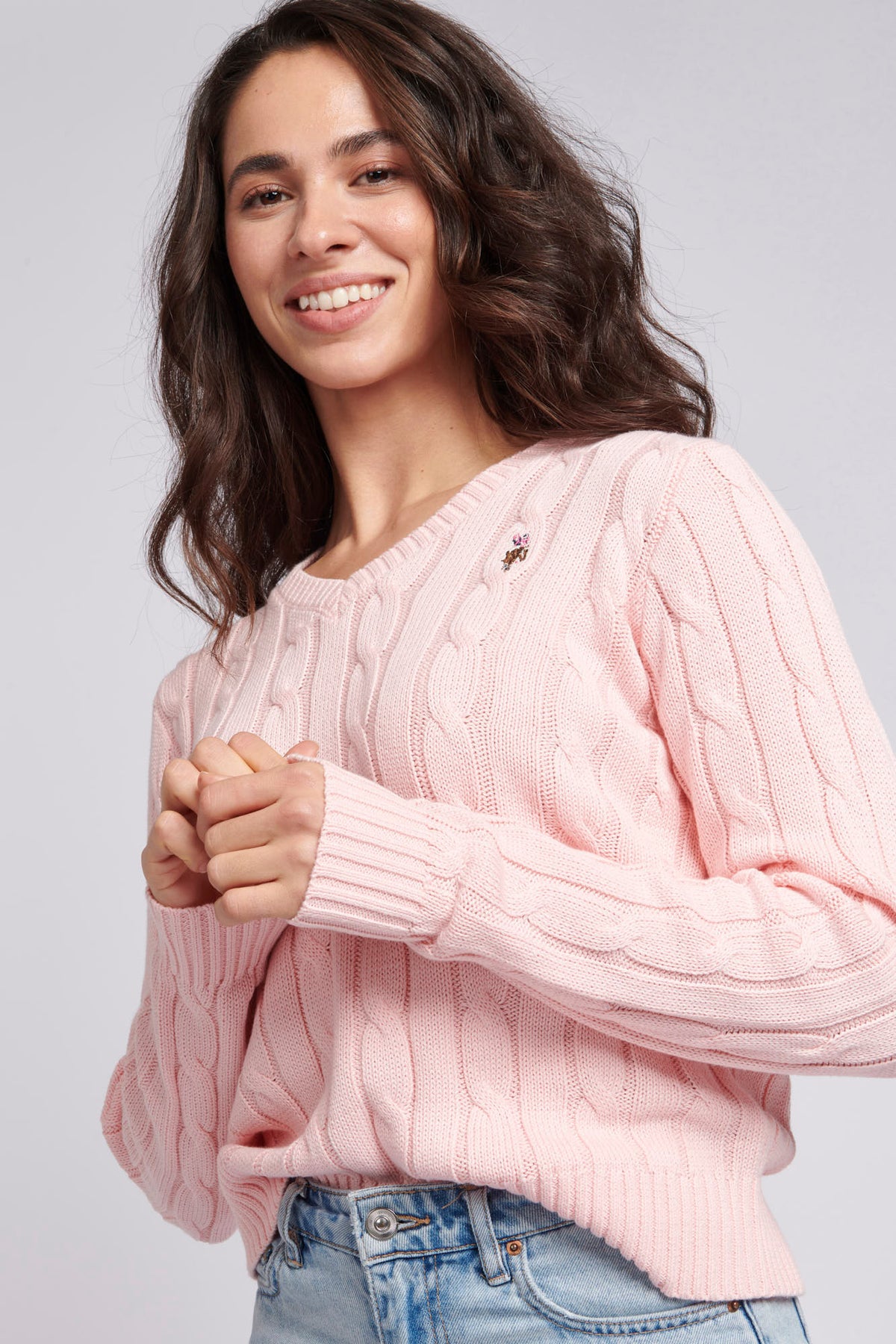 Womens V-Neck Cable Knit Jumper in Crystal Rose