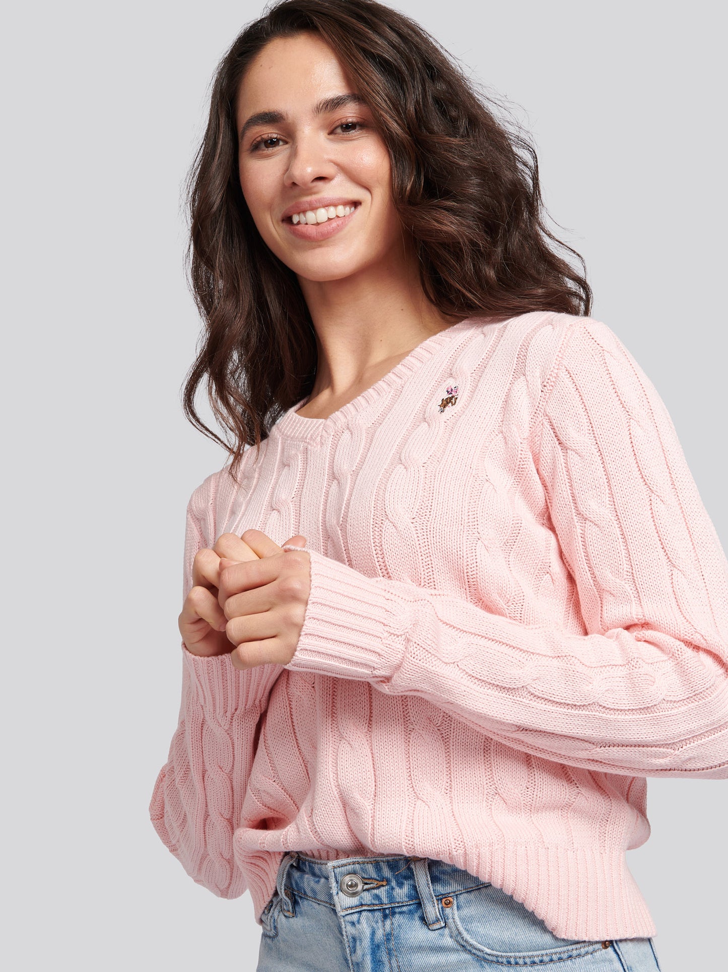 Womens V-Neck Cable Jumper in Crystal Rose