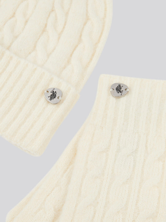 Womens Signature Cable Knit Beanie & Gloves Set in Marshmallow