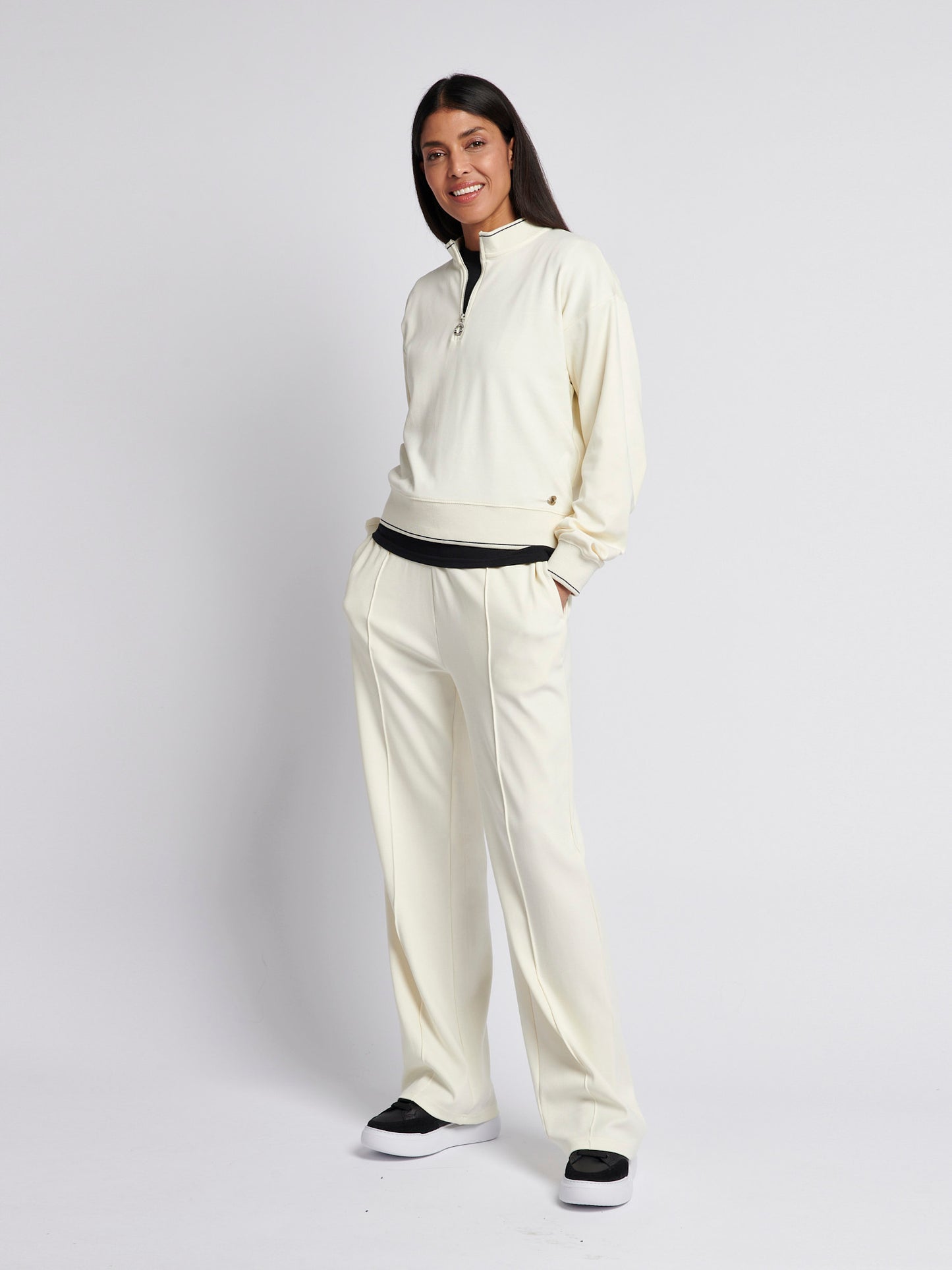 Womens Pintuck Tipped Wide Jogger in Marshmallow