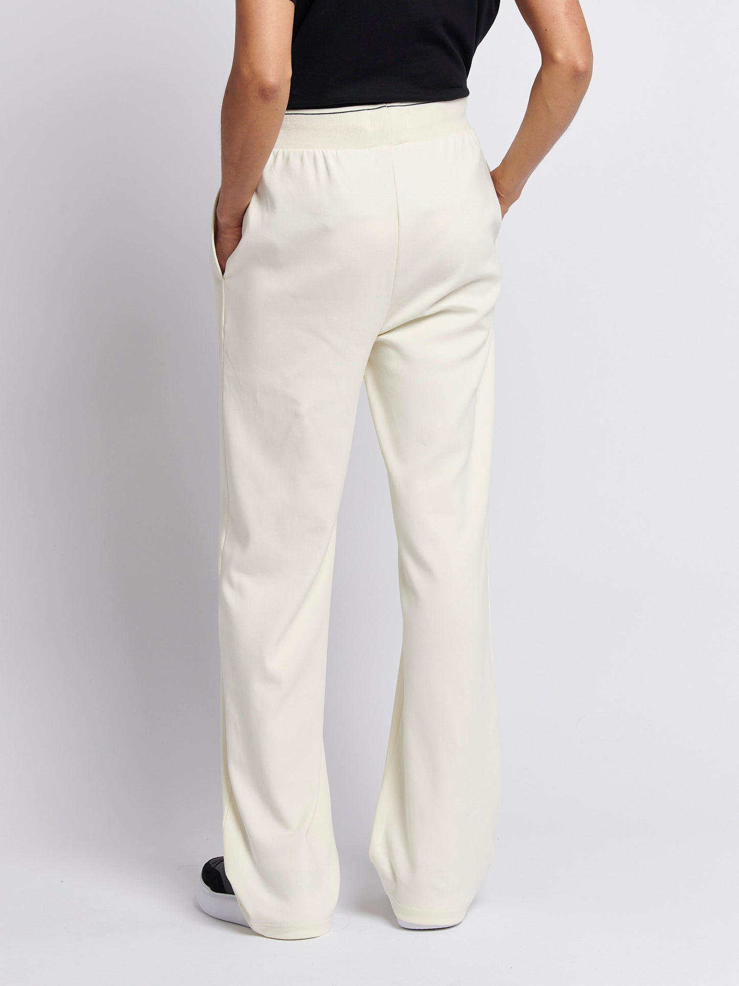 Womens Pintuck Tipped Wide Jogger in Marshmallow