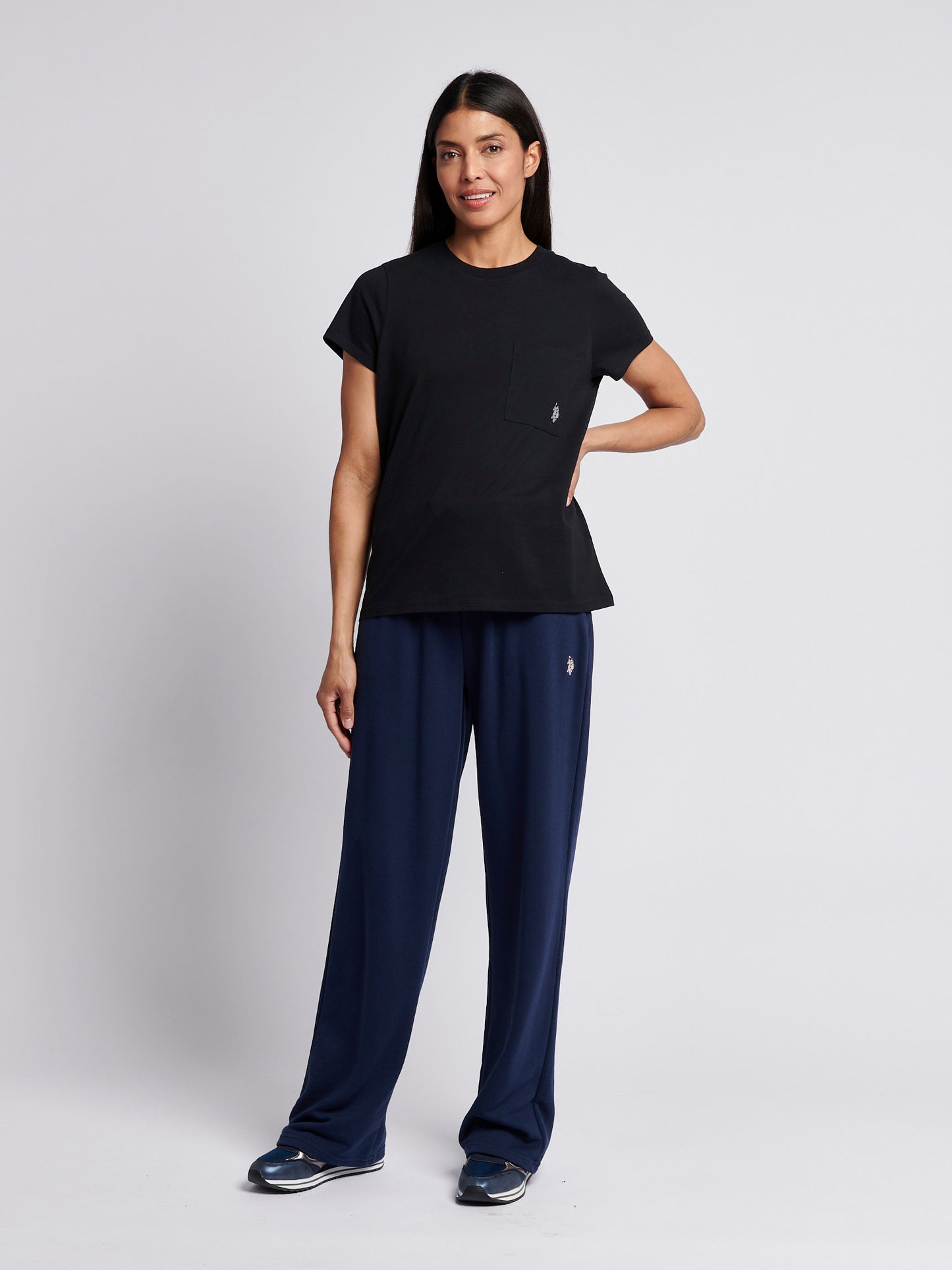 Womens Crew Neck Pocket T-Shirt in Black