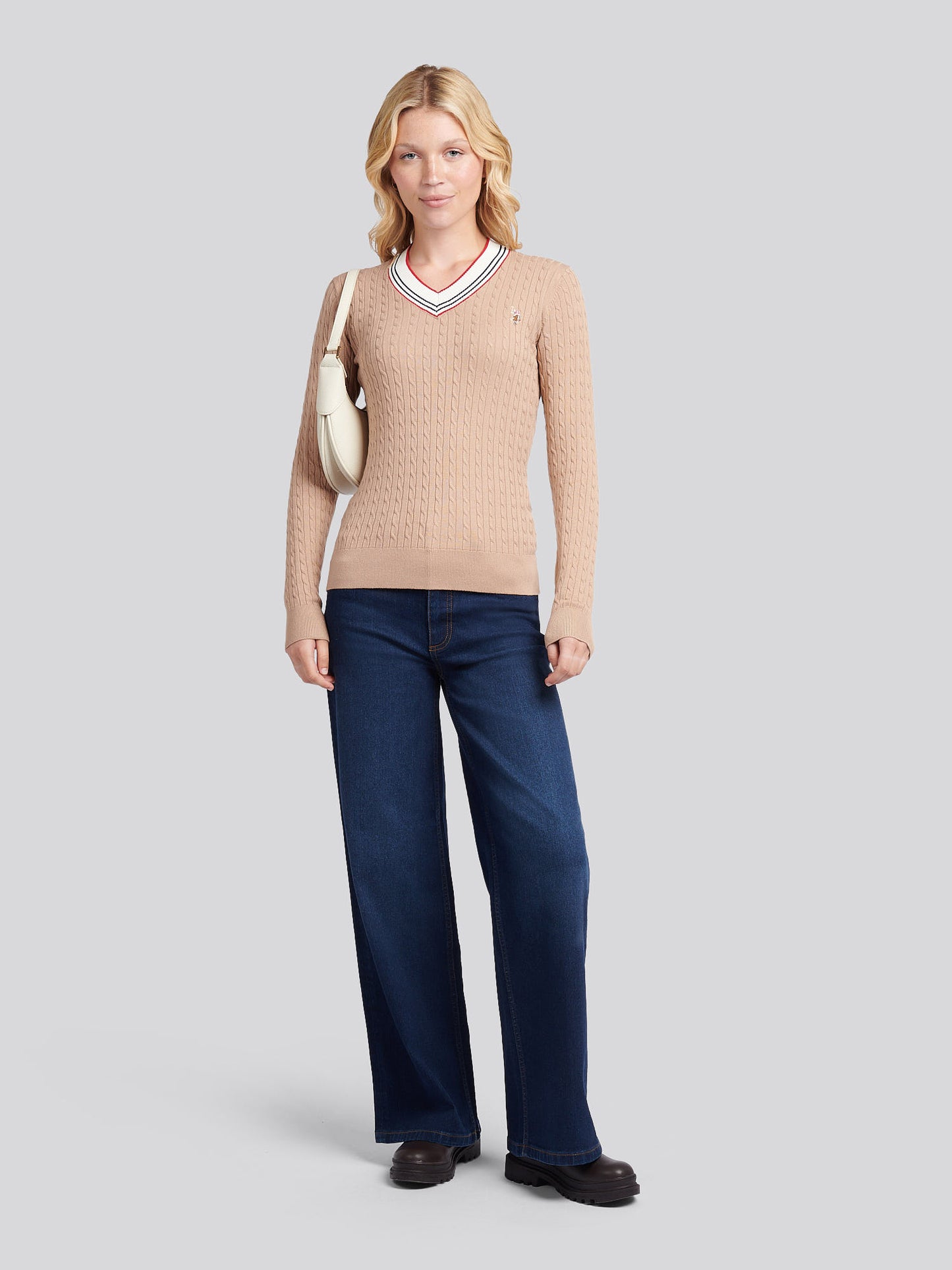 Womens Fine Cable Contrast V-Neck Jumper in Natural