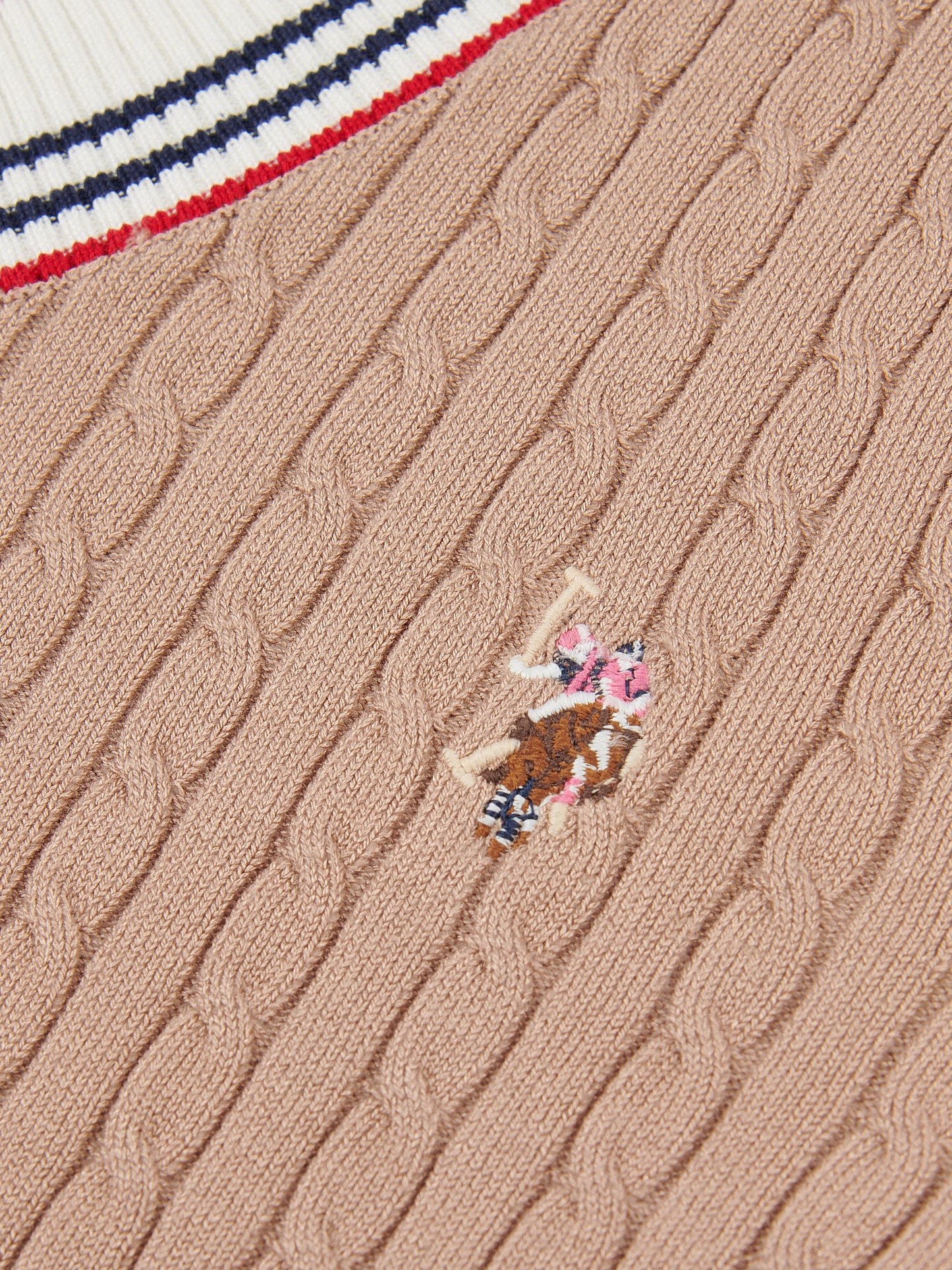 Womens Fine Cable Contrast V-Neck Jumper in Natural