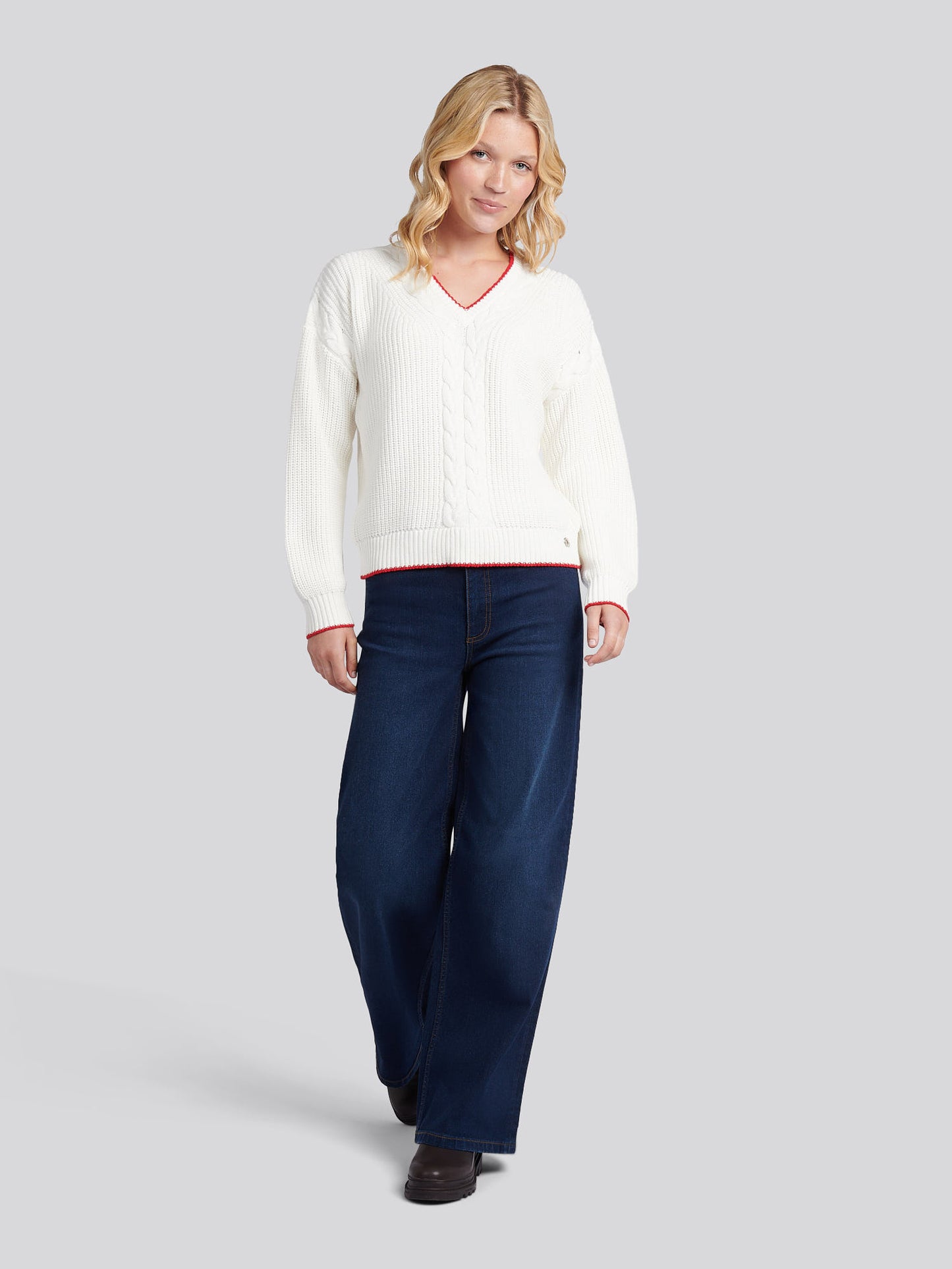 Womens Braid Cable Cricket Jumper in Marshmallow