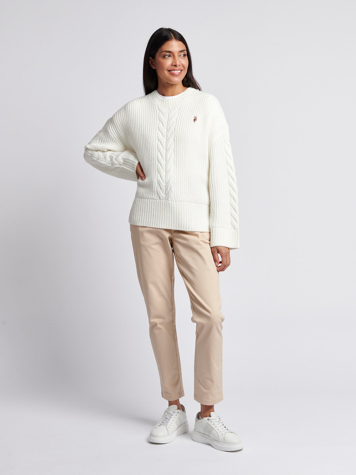 Womens Chunky Central Cable Jumper in Egret