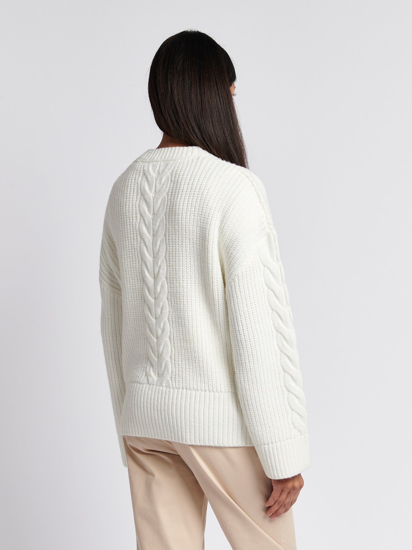 Womens Chunky Central Cable Jumper in Egret