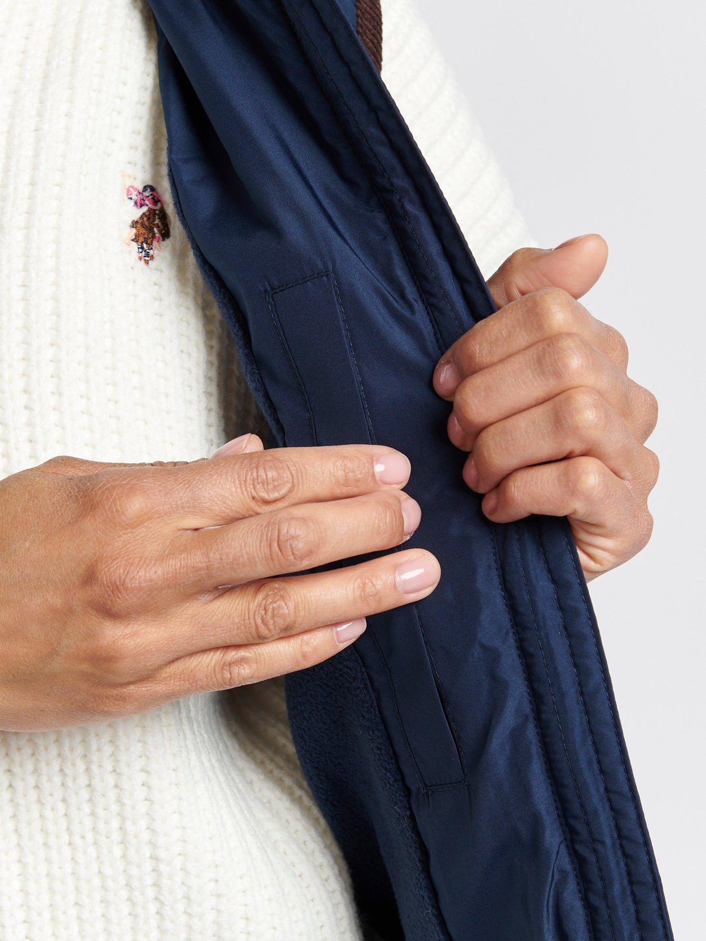 Womens Bound Quilted Hacking Gilet in Navy Iris