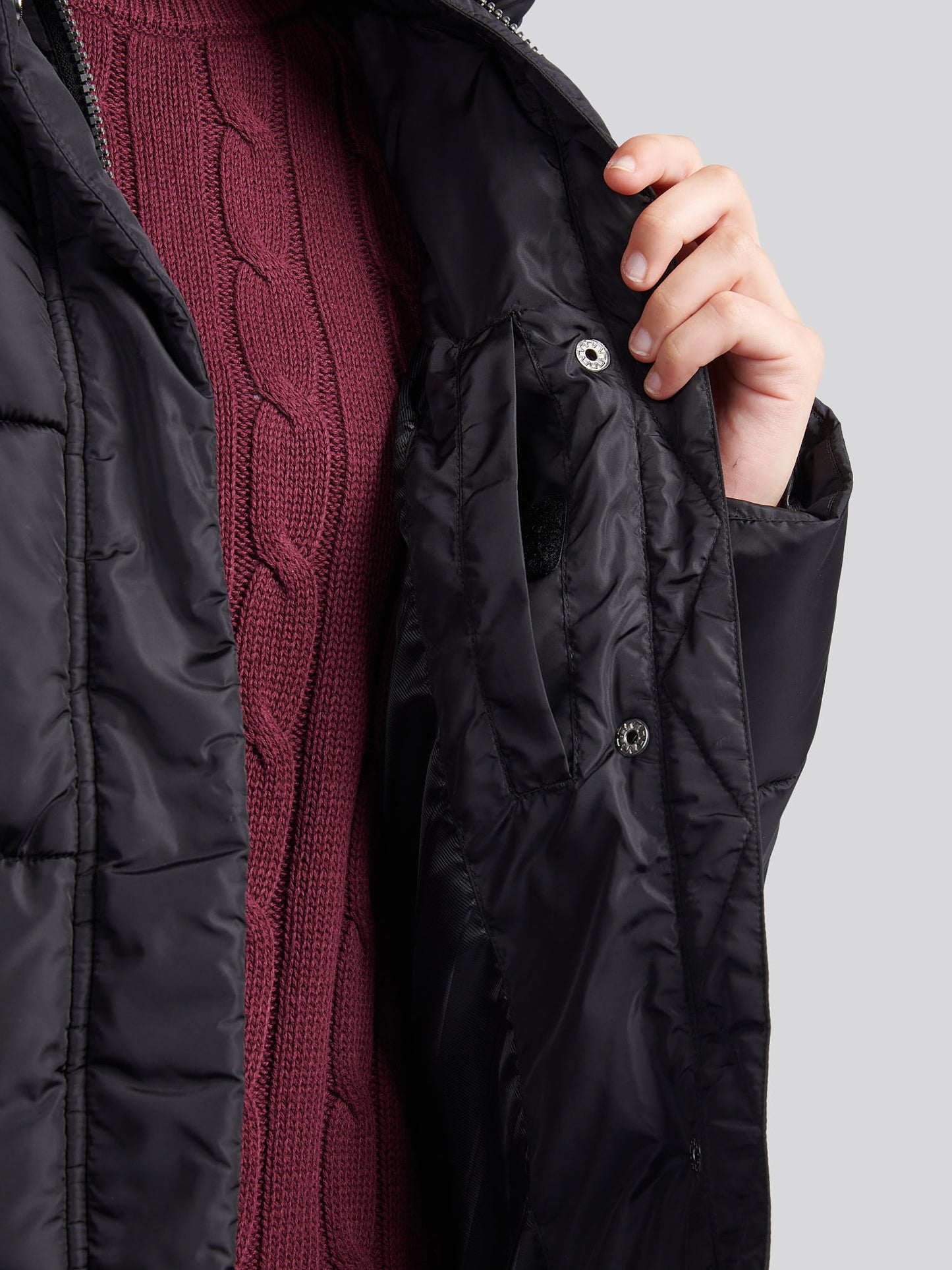 Womens Sateen Puffer Jacket in Black