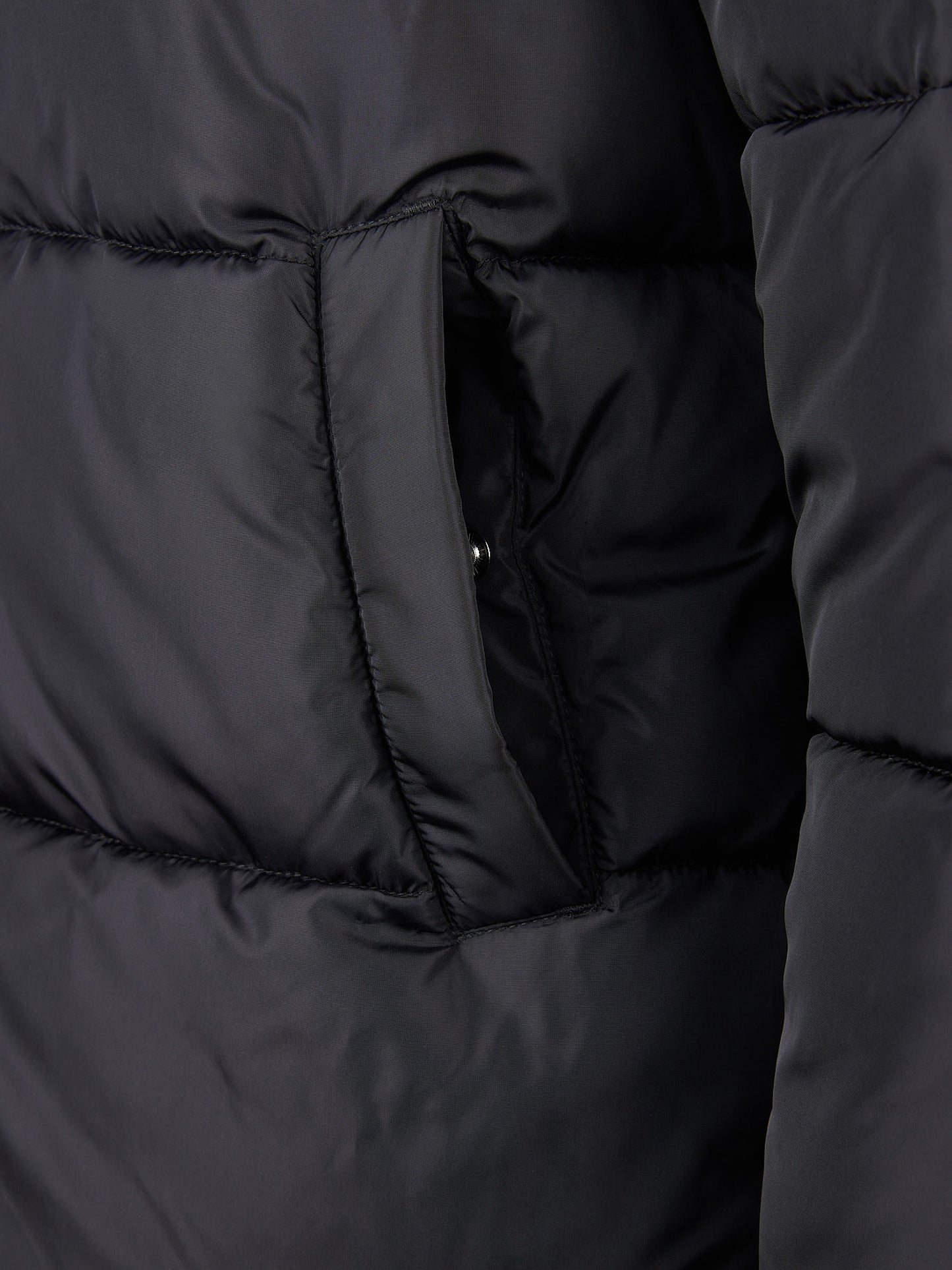 Womens Sateen Puffer Jacket in Black