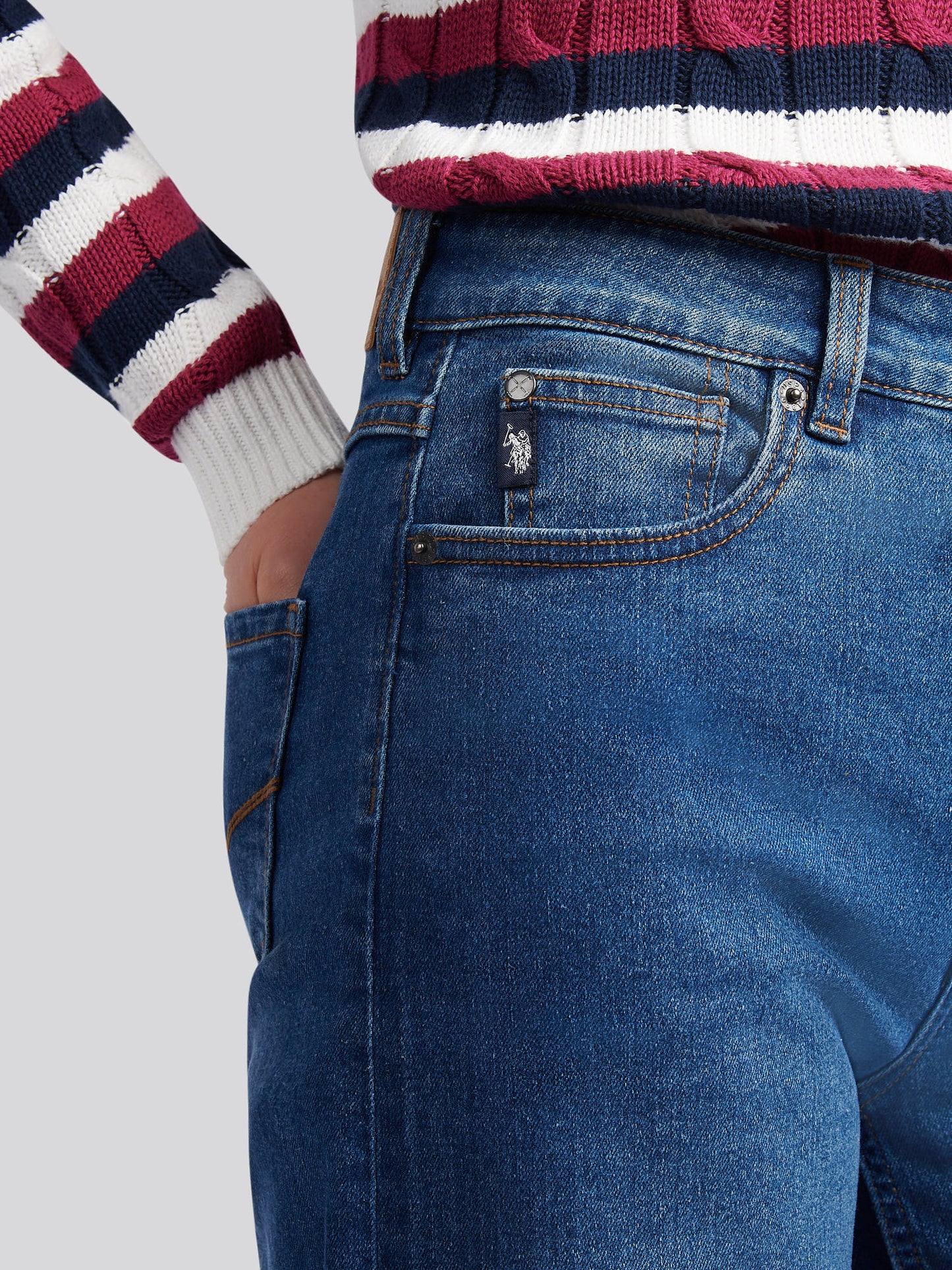 Womens Wide Fit Jean in Mid Wash