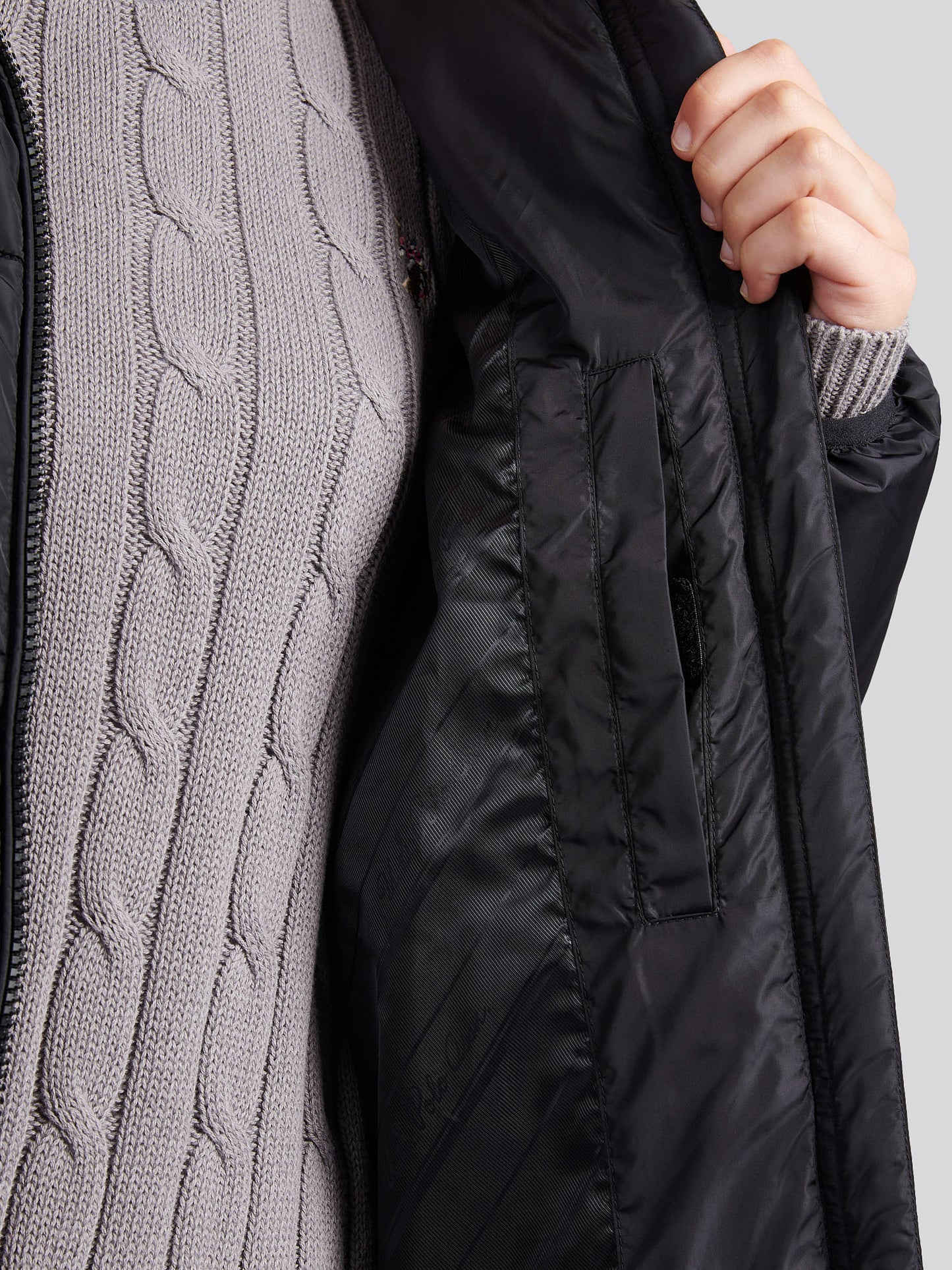 Womens Belted Puffer Jacket in Black