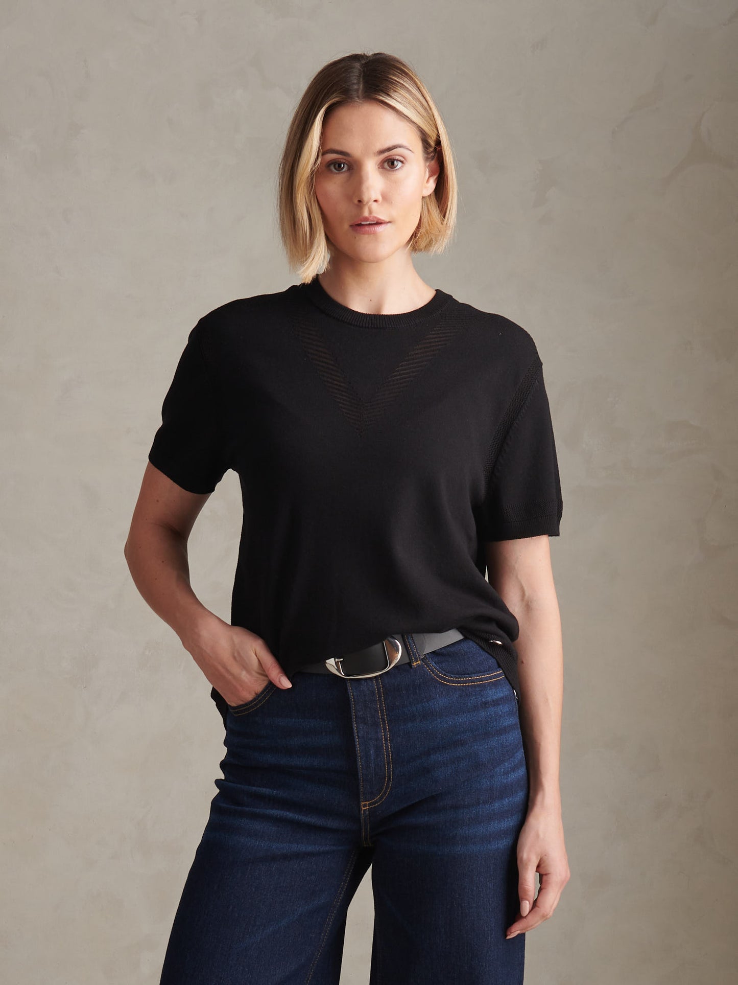 Womens Short Sleeve Textured Knit Tee Black
