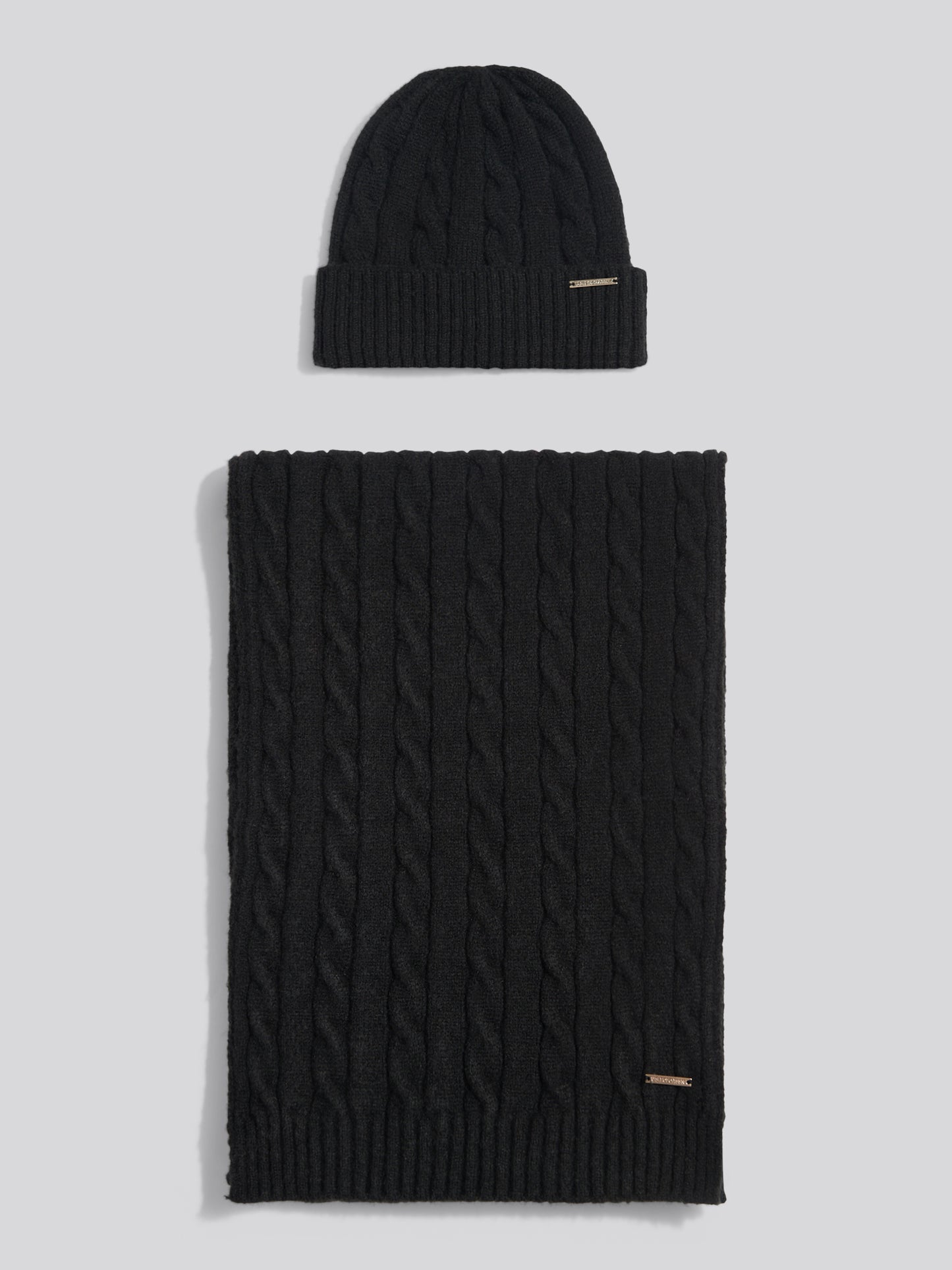 Womens Signature Cable Knit Beanie & Scarf Gift Set Black