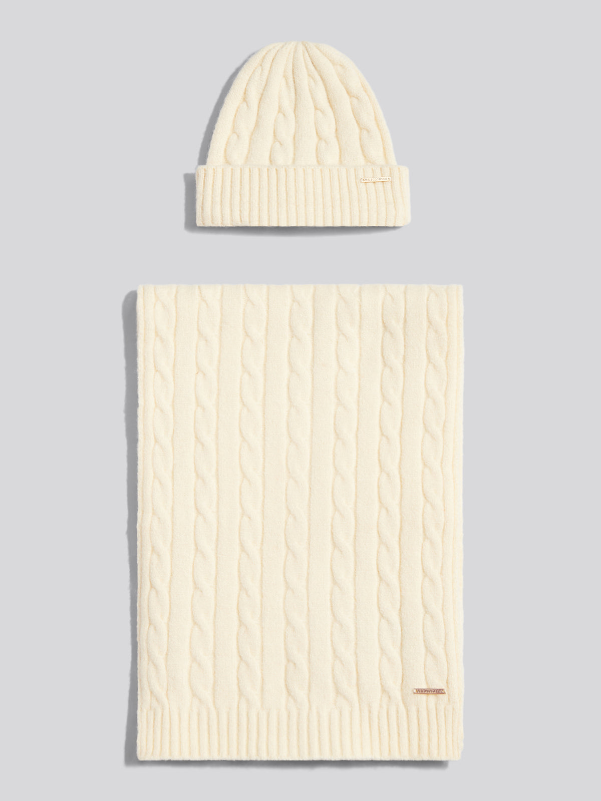 Womens Signature Cable Knit Beanie & Scarf Gift Set Marshmallow