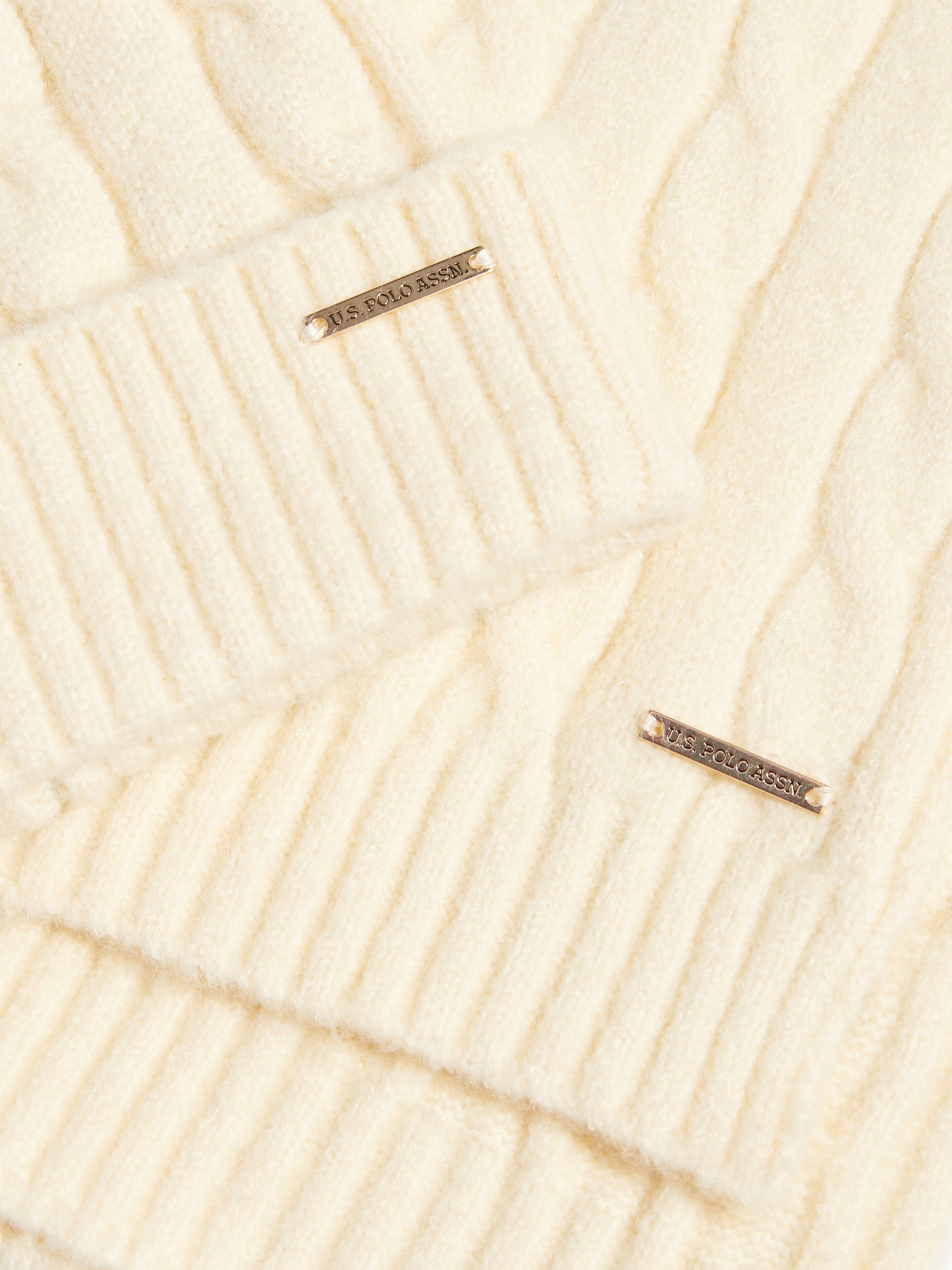 Womens Signature Cable Knit Beanie & Scarf Gift Set Marshmallow